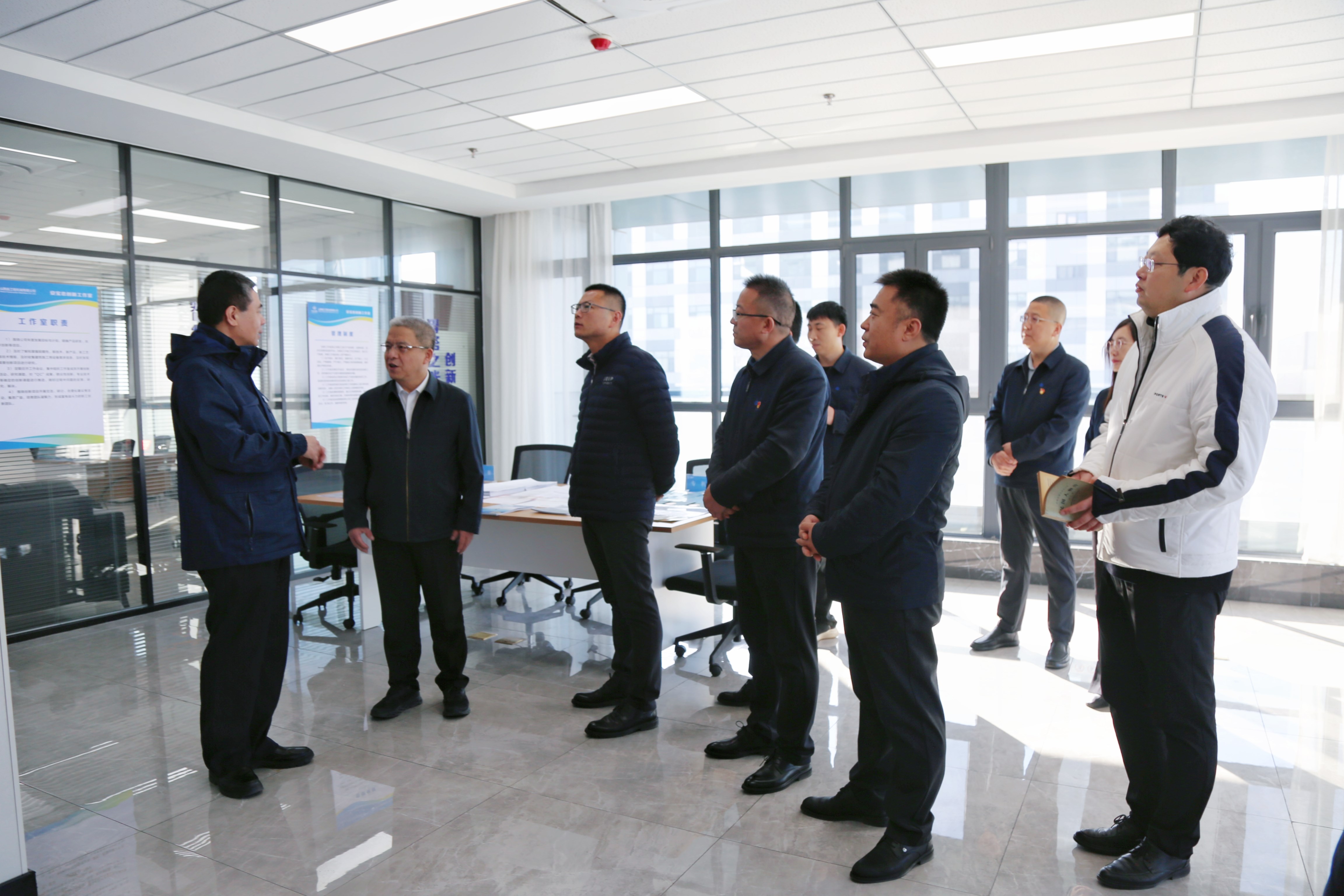 中華全國總工會(huì )中國海員建設工會(huì )分黨組成員、副主席吳疆深入公司調研指導