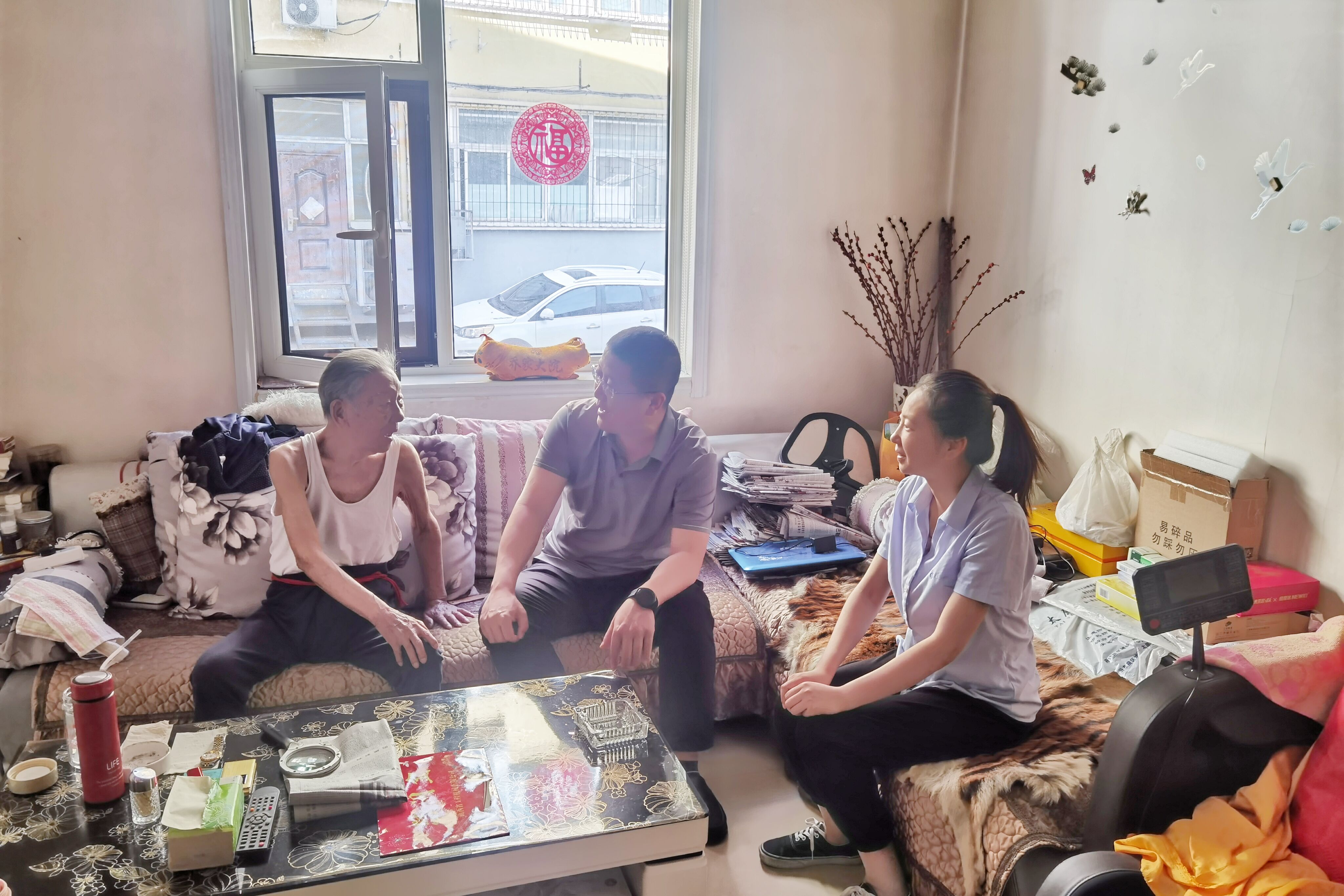 貼心慰問(wèn)傳黨情 點(diǎn)滴關(guān)愛(ài)暖心間|公司開(kāi)展老黨員和困難黨員走訪(fǎng)慰問(wèn)活動(dòng)